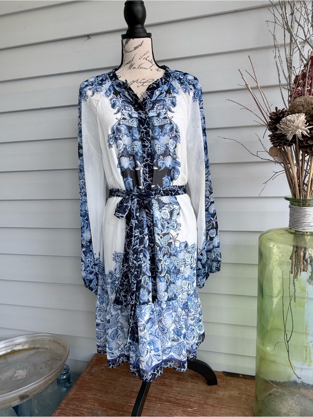 White House Black Market White and Blue Floral Midi Dress. Size XL